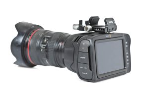 מצלמה  Blackmagic Pocket Cinema Camera 6K  כולל עדשה Canon 24-105mm f4 + SSD 1T